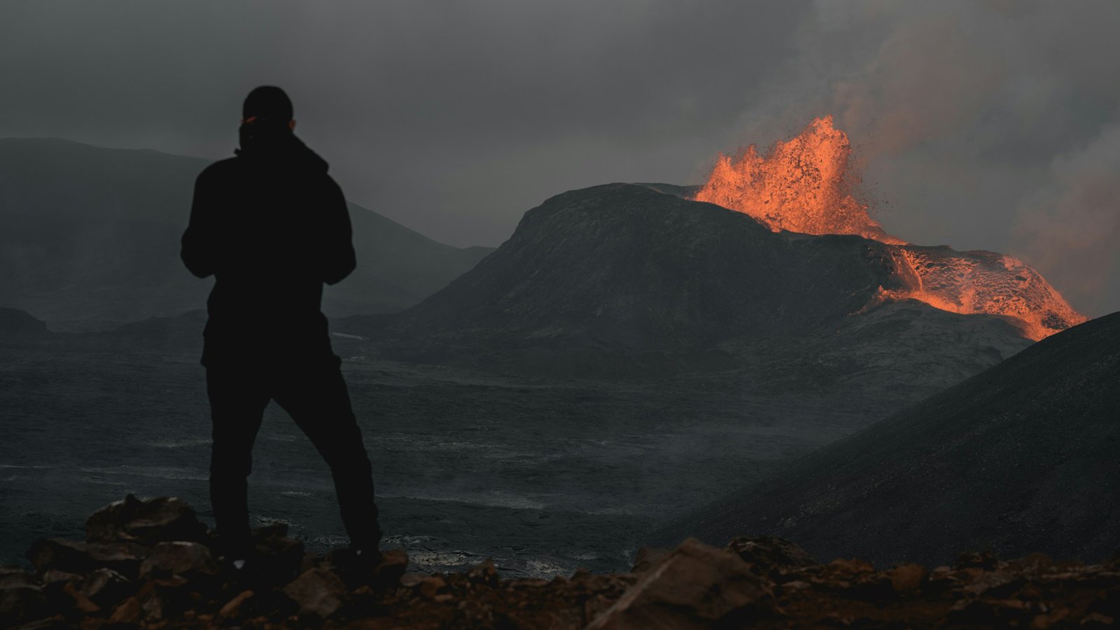 Golf & Volcano